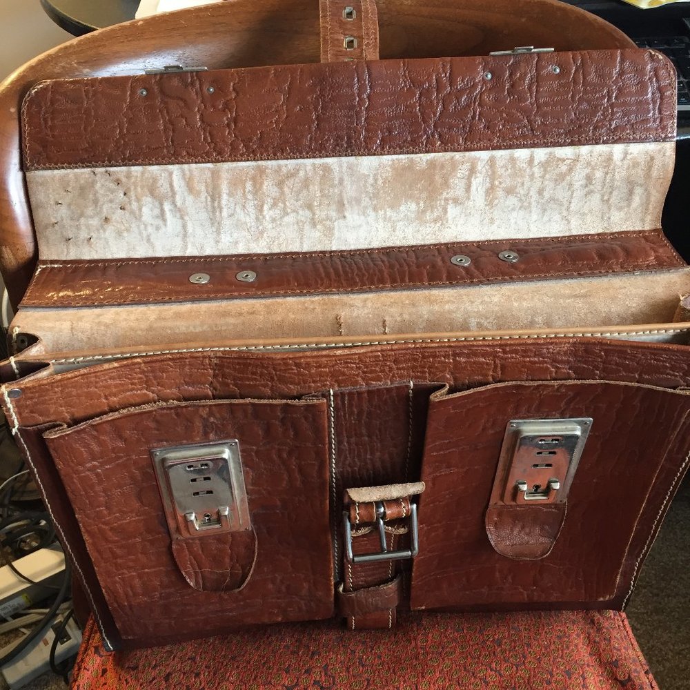 VINTAGE SWEDISH LEATHER BRIEFCASE - Picture 6 of 15
